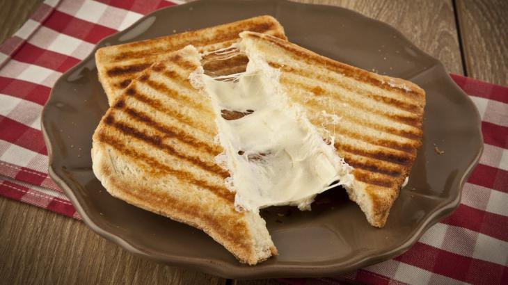 Bol Kaşarlı Tost